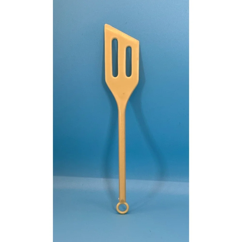 VTG Slotted Angled Slim‎ Spatula Turner Cream Plastic Kitchen Utensil MCM Retro